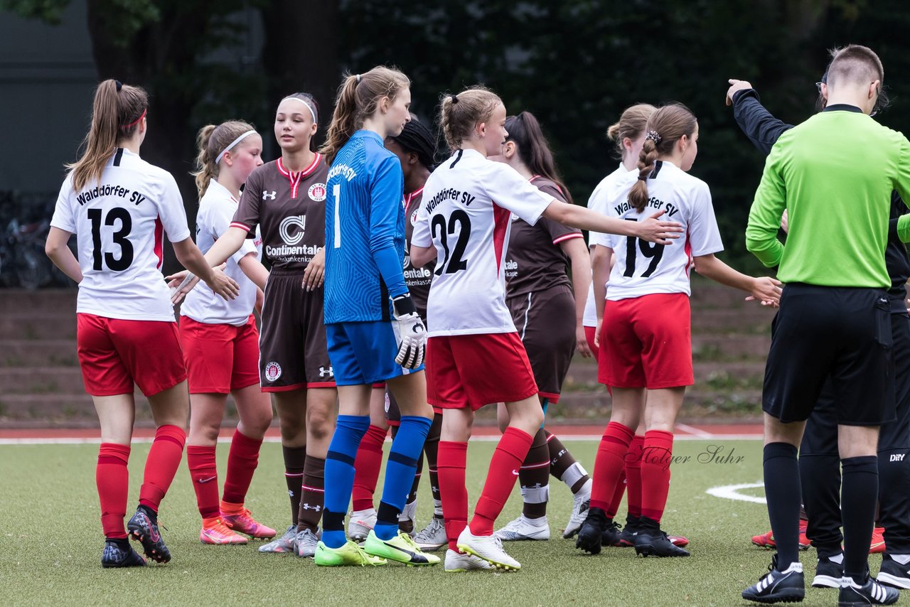 Bild 358 - wBJ Walddoerfer - St. Pauli : Ergebnis: 6:0